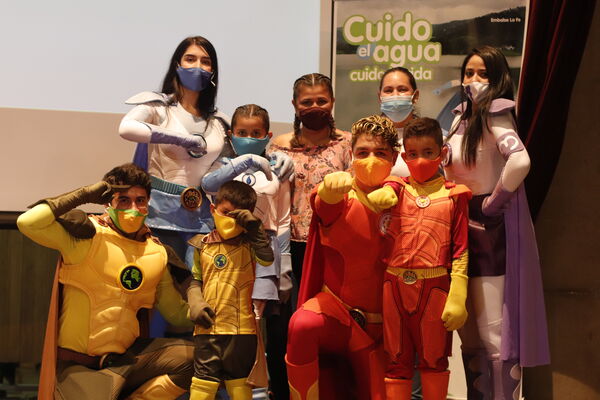 Fiesta de los niños Cuidamundos octubre 2021
Fiesta de los niños Cuidamundos octubre 2021
Fecha: Octubre 22 2021.
Para descargar esta fotografía en alta resolución, haga clic sobre la imagen hasta que la misma se despliegue en la pantalla completa; luego dé clic derecho y elija la opción "guardar imagen como". 
En caso de publicación por cualquier medio, solicitamos acompañarla del crédito: "Foto EPM"
Palabras clave: Fiesta niños cuidamundos