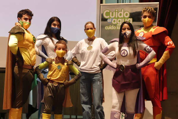 Fiesta de los niños Cuidamundos octubre 2021
Fiesta de los niños Cuidamundos octubre 2021
Fecha: Octubre 22 2021.
Para descargar esta fotografía en alta resolución, haga clic sobre la imagen hasta que la misma se despliegue en la pantalla completa; luego dé clic derecho y elija la opción "guardar imagen como". 
En caso de publicación por cualquier medio, solicitamos acompañarla del crédito: "Foto EPM"
Palabras clave: Fiesta niños cuidamundos