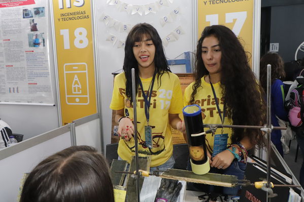 Feria CT+i 2017 ciencia Exploratorio innovación educación desarrollo tecnología jóvenes
Feria CT+i 2017
Fecha: Octubre 26 de 2017
Para descargar esta fotografía en alta resolución, haga clic sobre la imagen hasta que la misma se despliegue en la pantalla completa; luego dé clic derecho y elija la opción "guardar imagen como". 
En caso de publicación por cualquier medio, solicitamos acompañarla del crédito: "Foto EPM"
Palabras clave: Feria CT+i 2017 ciencia Exploratorio innovación educación desarrollo tecnología jóvenes
