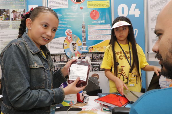 Feria CT+i 2017 ciencia Exploratorio innovación educación desarrollo tecnología jóvenes
Feria CT+i 2017
Fecha: Octubre 26 de 2017
Para descargar esta fotografía en alta resolución, haga clic sobre la imagen hasta que la misma se despliegue en la pantalla completa; luego dé clic derecho y elija la opción "guardar imagen como". 
En caso de publicación por cualquier medio, solicitamos acompañarla del crédito: "Foto EPM"
Palabras clave: Feria CT+i 2017 ciencia Exploratorio innovación educación desarrollo tecnología jóvenes