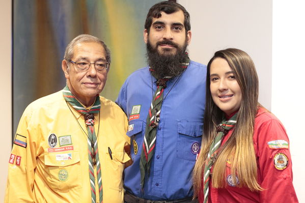 Cena Giwell Especialidad Scout cuidamundos EPM
Cena Giwell Especialidad Scout cuidamundos EPM.
Fecha: Octubre 4 2019.
Para descargar esta fotografía en alta resolución, haga clic sobre la imagen hasta que la misma se despliegue en la pantalla completa; luego dé clic derecho y elija la opción "guardar imagen como". 
En caso de publicación por cualquier medio, solicitamos acompañarla del crédito: "Foto EPM"
Palabras clave: Cena Giwell Especialidad Scout cuidamundos EPM