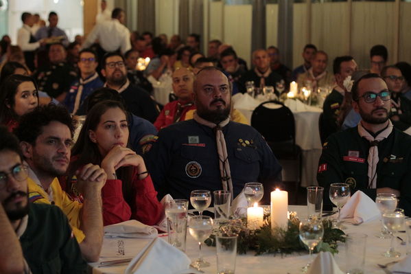 Cena Giwell Especialidad Scout cuidamundos EPM
Cena Giwell Especialidad Scout cuidamundos EPM.
Fecha: Octubre 4 2019.
Para descargar esta fotografía en alta resolución, haga clic sobre la imagen hasta que la misma se despliegue en la pantalla completa; luego dé clic derecho y elija la opción "guardar imagen como". 
En caso de publicación por cualquier medio, solicitamos acompañarla del crédito: "Foto EPM"
Palabras clave: Cena Giwell Especialidad Scout cuidamundos EPM