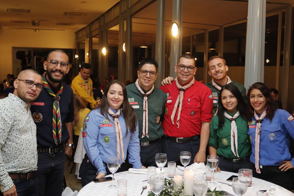 Cena Giwell Especialidad Scout cuidamundos EPM
Cena Giwell Especialidad Scout cuidamundos EPM.
Fecha: Octubre 4 2019.
Para descargar esta fotografía en alta resolución, haga clic sobre la imagen hasta que la misma se despliegue en la pantalla completa; luego dé clic derecho y elija la opción "guardar imagen como". 
En caso de publicación por cualquier medio, solicitamos acompañarla del crédito: "Foto EPM"
Palabras clave: Cena Giwell Especialidad Scout cuidamundos EPM