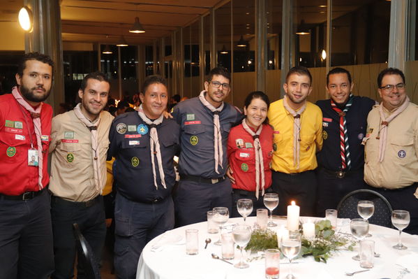 Cena Giwell Especialidad Scout cuidamundos EPM
Cena Giwell Especialidad Scout cuidamundos EPM.
Fecha: Octubre 4 2019.
Para descargar esta fotografía en alta resolución, haga clic sobre la imagen hasta que la misma se despliegue en la pantalla completa; luego dé clic derecho y elija la opción "guardar imagen como". 
En caso de publicación por cualquier medio, solicitamos acompañarla del crédito: "Foto EPM"
Palabras clave: Cena Giwell Especialidad Scout cuidamundos EPM