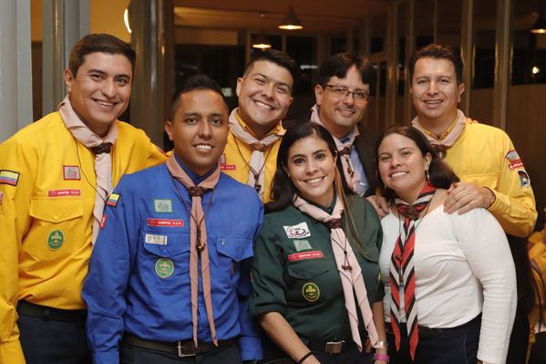 Cena Giwell Especialidad Scout cuidamundos EPM
Cena Giwell Especialidad Scout cuidamundos EPM.
Fecha: Octubre 4 2019.
Para descargar esta fotografía en alta resolución, haga clic sobre la imagen hasta que la misma se despliegue en la pantalla completa; luego dé clic derecho y elija la opción "guardar imagen como". 
En caso de publicación por cualquier medio, solicitamos acompañarla del crédito: "Foto EPM"
Palabras clave: Cena Giwell Especialidad Scout cuidamundos EPM