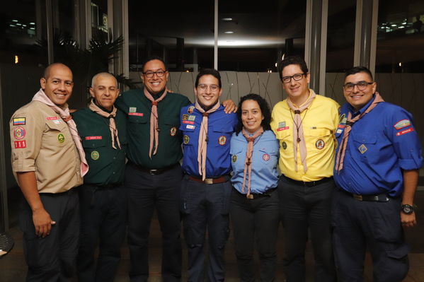 Cena Giwell Especialidad Scout cuidamundos EPM
Cena Giwell Especialidad Scout cuidamundos EPM.
Fecha: Octubre 4 2019.
Para descargar esta fotografía en alta resolución, haga clic sobre la imagen hasta que la misma se despliegue en la pantalla completa; luego dé clic derecho y elija la opción "guardar imagen como". 
En caso de publicación por cualquier medio, solicitamos acompañarla del crédito: "Foto EPM"
Palabras clave: Cena Giwell Especialidad Scout cuidamundos EPM