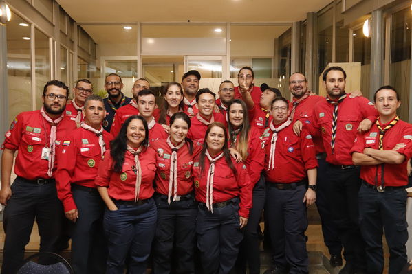 Cena Giwell Especialidad Scout cuidamundos EPM
Cena Giwell Especialidad Scout cuidamundos EPM.
Fecha: Octubre 4 2019.
Para descargar esta fotografía en alta resolución, haga clic sobre la imagen hasta que la misma se despliegue en la pantalla completa; luego dé clic derecho y elija la opción "guardar imagen como". 
En caso de publicación por cualquier medio, solicitamos acompañarla del crédito: "Foto EPM"
Palabras clave: Cena Giwell Especialidad Scout cuidamundos EPM