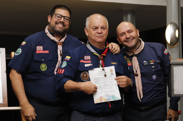 Cena Giwell Especialidad Scout cuidamundos EPM
Cena Giwell Especialidad Scout cuidamundos EPM.
Fecha: Octubre 4 2019.
Para descargar esta fotografía en alta resolución, haga clic sobre la imagen hasta que la misma se despliegue en la pantalla completa; luego dé clic derecho y elija la opción "guardar imagen como". 
En caso de publicación por cualquier medio, solicitamos acompañarla del crédito: "Foto EPM"
Palabras clave: Cena Giwell Especialidad Scout cuidamundos EPM