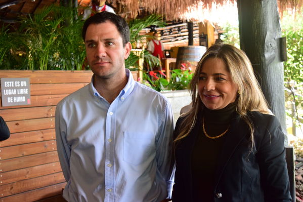 Rueda de prensa EPM INDER Medellín de Pista
Rueda de prensa EPM INDER Medellín de Pista
Fecha: Octubre 3 de 2017
Para descargar esta fotografía en alta resolución, haga clic sobre la imagen hasta que la misma se despliegue en la pantalla completa; luego dé clic derecho y elija la opción "guardar imagen como". 
En caso de publicación por cualquier medio, solicitamos acompañarla del crédito: "Foto EPM"
Palabras clave: Rueda prensa EPM INDER Medellín Pista