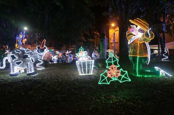 Alumbrado Navideño Parque Villa Hermosa 
Palabras clave: Alumbrado Navideño Parque Villa Hermosa