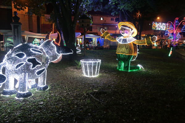 Alumbrado Navideño Parque Villa Hermosa 
Palabras clave: Alumbrado Navideño Parque Villa Hermosa