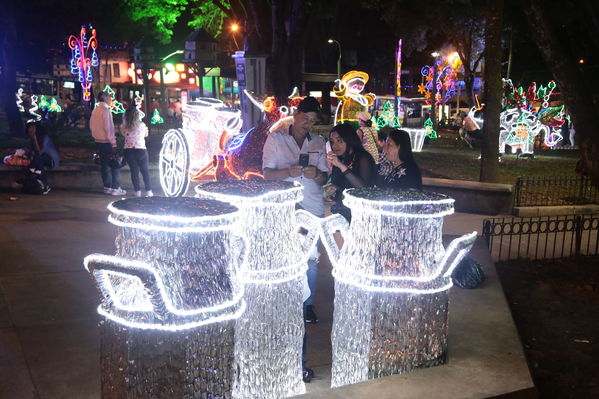 Alumbrado Navideño Parque Villa Hermosa 
Palabras clave: Alumbrado Navideño Parque Villa Hermosa