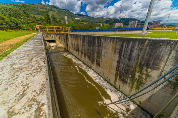 Planta Aguas Claras EPM
Planta Aguas Claras EPM
Fecha: Junio 23 2021.
Para descargar esta fotografía en alta resolución, haga clic sobre la imagen hasta que la misma se despliegue en la pantalla completa; luego dé clic derecho y elija la opción "guardar imagen como". 
En caso de publicación por cualquier medio, solicitamos acompañarla del crédito: "Foto EPM"
Palabras clave: Planta Aguas Claras EPM