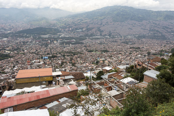 Unidos por el agua Barrio Versalles
Unidos por el agua Barrio Versalles
Fecha: Septiembre 30 de 2017
Para descargar esta fotografía en alta resolución, haga clic sobre la imagen hasta que la misma se despliegue en la pantalla completa; luego dé clic derecho y elija la opción "guardar imagen como". 
En caso de publicación por cualquier medio, solicitamos acompañarla del crédito: "Foto EPM"
Palabras clave: Unidos agua Barrio Versalles