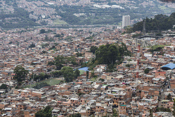 Unidos por el agua Barrio Versalles
Unidos por el agua Barrio Versalles
Fecha: Septiembre 30 de 2017
Para descargar esta fotografía en alta resolución, haga clic sobre la imagen hasta que la misma se despliegue en la pantalla completa; luego dé clic derecho y elija la opción "guardar imagen como". 
En caso de publicación por cualquier medio, solicitamos acompañarla del crédito: "Foto EPM"
Palabras clave: Unidos agua Barrio Versalles