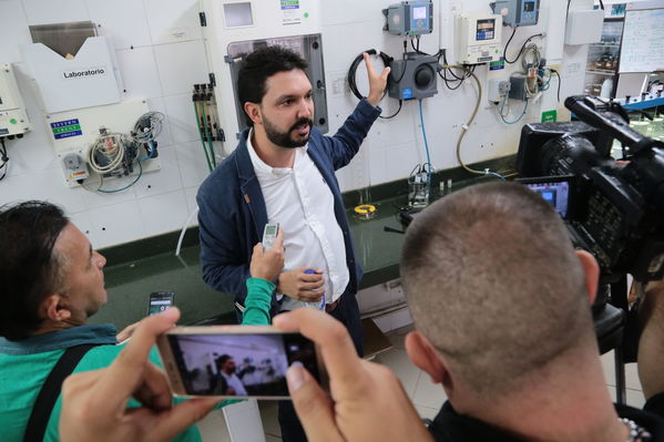 Planta Ayurá laboratorio Visita medios
Planta La Ayurá y laboratorio Visita de medios.
Fecha: 18 Septiembre 2019
Para descargar esta fotografía en alta resolución, haga clic sobre la imagen hasta que la misma se despliegue en la pantalla completa; luego dé clic derecho y elija la opción "guardar imagen como". 
En caso de publicación por cualquier medio, solicitamos acompañarla del crédito: "Foto EPM
Palabras clave: Planta Ayurá laboratorio Visita medios