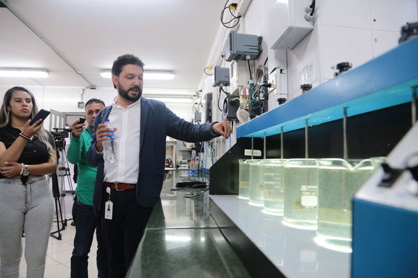 Planta Ayurá laboratorio Visita medios
Planta La Ayurá y laboratorio Visita de medios.
Fecha: 18 Septiembre 2019
Para descargar esta fotografía en alta resolución, haga clic sobre la imagen hasta que la misma se despliegue en la pantalla completa; luego dé clic derecho y elija la opción "guardar imagen como". 
En caso de publicación por cualquier medio, solicitamos acompañarla del crédito: "Foto EPM
Palabras clave: Planta Ayurá laboratorio Visita medios