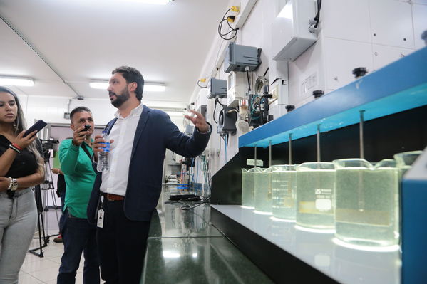 Planta Ayurá laboratorio Visita medios
Planta La Ayurá y laboratorio Visita de medios.
Fecha: 18 Septiembre 2019
Para descargar esta fotografía en alta resolución, haga clic sobre la imagen hasta que la misma se despliegue en la pantalla completa; luego dé clic derecho y elija la opción "guardar imagen como". 
En caso de publicación por cualquier medio, solicitamos acompañarla del crédito: "Foto EPM
Palabras clave: Planta Ayurá laboratorio Visita medios