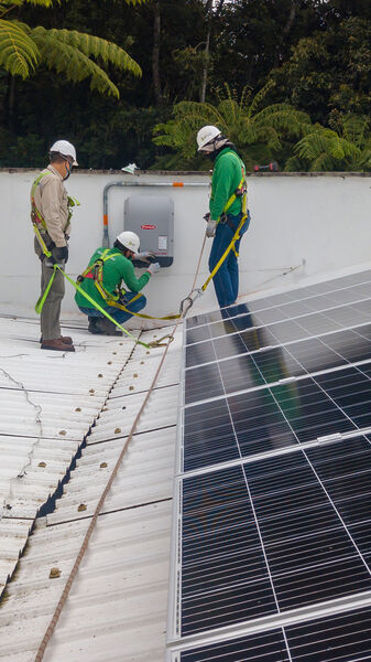 Solución solar integral EPM
Solución solar integral EPM
Fecha: 18 Septiembre 2020
Para descargar esta fotografía en alta resolución, haga clic sobre la imagen hasta que la misma se despliegue en la pantalla completa; luego dé clic derecho y elija la opción "guardar imagen como". 
En caso de publicación por cualquier medio, solicitamos acompañarla del crédito: "Foto EPM"
Palabras clave: Solución solar integral EPM