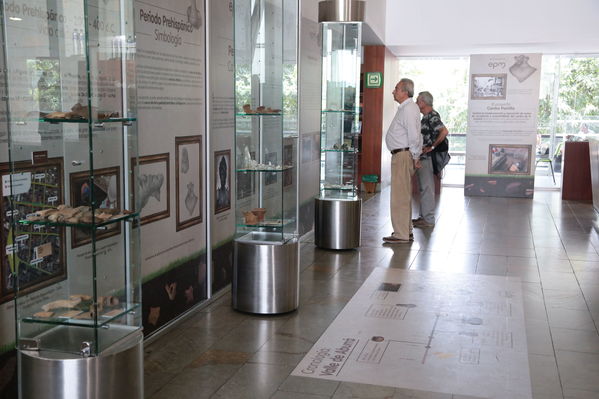 Muestra de arqueología centro parrilla
Muestra de arqueología centro parrilla
Fecha: 19 Septiembre 2017
Para descargar esta fotografía en alta resolución, haga clic sobre la imagen hasta que la misma se despliegue en la pantalla completa; luego dé clic derecho y elija la opción "guardar imagen como". 
En caso de publicación por cualquier medio, solicitamos acompañarla del crédito: "Foto EPM"
Palabras clave: Muestra  arqueología centro parrilla