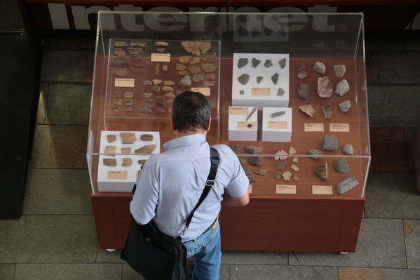 Muestra de arqueología centro parrilla
Muestra de arqueología centro parrilla
Fecha: 19 Septiembre 2017
Para descargar esta fotografía en alta resolución, haga clic sobre la imagen hasta que la misma se despliegue en la pantalla completa; luego dé clic derecho y elija la opción "guardar imagen como". 
En caso de publicación por cualquier medio, solicitamos acompañarla del crédito: "Foto EPM"
Palabras clave: Muestra  arqueología centro parrilla