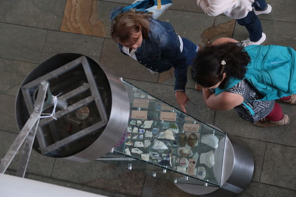 Muestra de arqueología centro parrilla
Muestra de arqueología centro parrilla
Fecha: 19 Septiembre 2017
Para descargar esta fotografía en alta resolución, haga clic sobre la imagen hasta que la misma se despliegue en la pantalla completa; luego dé clic derecho y elija la opción "guardar imagen como". 
En caso de publicación por cualquier medio, solicitamos acompañarla del crédito: "Foto EPM"
Palabras clave: Muestra  arqueología centro parrilla