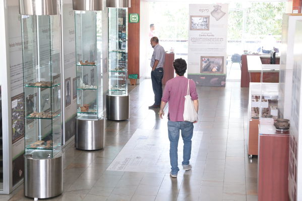 Muestra de arqueología centro parrilla
Muestra de arqueología centro parrilla
Fecha: 19 Septiembre 2017
Para descargar esta fotografía en alta resolución, haga clic sobre la imagen hasta que la misma se despliegue en la pantalla completa; luego dé clic derecho y elija la opción "guardar imagen como". 
En caso de publicación por cualquier medio, solicitamos acompañarla del crédito: "Foto EPM"
Palabras clave: Muestra  arqueología centro parrilla