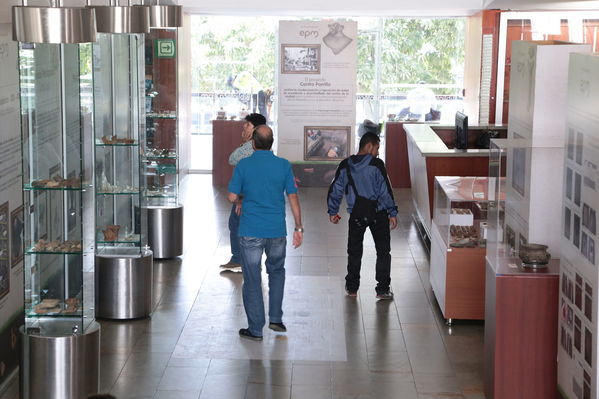 Muestra de arqueología centro parrilla
Muestra de arqueología centro parrilla
Fecha: 19 Septiembre 2017
Para descargar esta fotografía en alta resolución, haga clic sobre la imagen hasta que la misma se despliegue en la pantalla completa; luego dé clic derecho y elija la opción "guardar imagen como". 
En caso de publicación por cualquier medio, solicitamos acompañarla del crédito: "Foto EPM"
Palabras clave: Muestra  arqueología centro parrilla