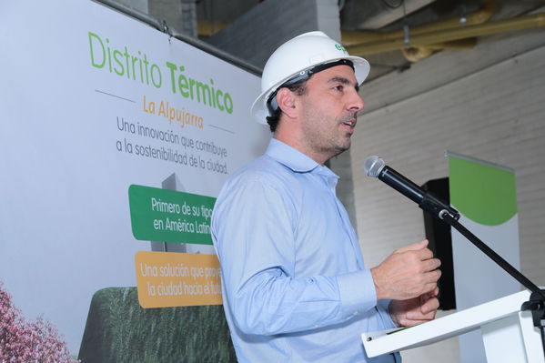 Inicio de operación del Distrito Térmico La Alpujarra
Inicio de operación del Distrito Térmico La Alpujarra
Fecha: Septiembre 20 de 2016
Para descargar esta fotografía en alta resolución, haga clic sobre la imagen hasta que la misma se despliegue en la pantalla completa; luego dé clic derecho y elija la opción "guardar imagen como". 
En caso de publicación por cualquier medio, solicitamos acompañarla del crédito: "Foto EPM"
Palabras clave: Inicio operación Distrito Térmico Alpujarra