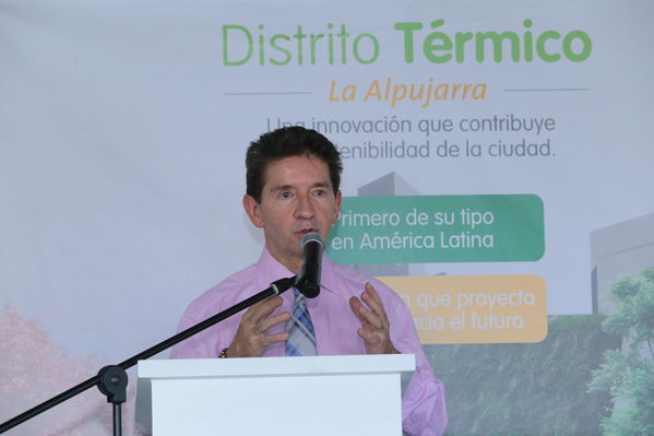 Inicio de operación del Distrito Térmico La Alpujarra
Inicio de operación del Distrito Térmico La Alpujarra
Fecha: Septiembre 20 de 2016
Para descargar esta fotografía en alta resolución, haga clic sobre la imagen hasta que la misma se despliegue en la pantalla completa; luego dé clic derecho y elija la opción "guardar imagen como". 
En caso de publicación por cualquier medio, solicitamos acompañarla del crédito: "Foto EPM"
Palabras clave: Inicio operación Distrito Térmico Alpujarra