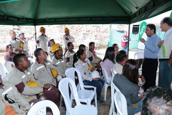 Inicio de operación del Distrito Térmico La Alpujarra
Inicio de operación del Distrito Térmico La Alpujarra
Fecha: Septiembre 20 de 2016
Para descargar esta fotografía en alta resolución, haga clic sobre la imagen hasta que la misma se despliegue en la pantalla completa; luego dé clic derecho y elija la opción "guardar imagen como". 
En caso de publicación por cualquier medio, solicitamos acompañarla del crédito: "Foto EPM"
Palabras clave: Inicio operación Distrito Térmico Alpujarra