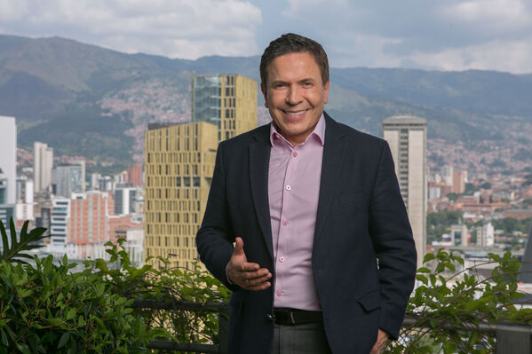 Álvaro Guillermo Rendón López  Gerente General EPM
Álvaro Guillermo Rendón López  Gerente General EPM.
Fecha: 23 Septiembre 2020.
Para descargar esta fotografía en alta resolución, haga clic sobre la imagen hasta que la misma se despliegue en la pantalla completa; luego dé clic derecho y elija la opción "guardar imagen como". 
En caso de publicación por cualquier medio, solicitamos acompañarla del crédito: "Foto EPM"
Palabras clave: Álvaro Guillermo Rendón López  Gerente General EPM