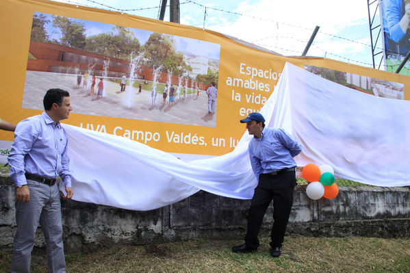 Lanzamiento de la UVA Campo Valdés 
Lanzamiento de la UVA Campo Valdés 
Fecha: Septiembre 24 de 2013. 
Para descargar esta fotografía en alta resolución, haga clic sobre la imagen hasta que la misma se despliegue en la pantalla completa; luego dé clic derecho y elija la opción "guardar imagen como". 
En caso de publicación por cualquier medio, solicitamos acompañarla del crédito: "Foto EPM".
Palabras clave: Lanzamiento UVA Campo Valdés