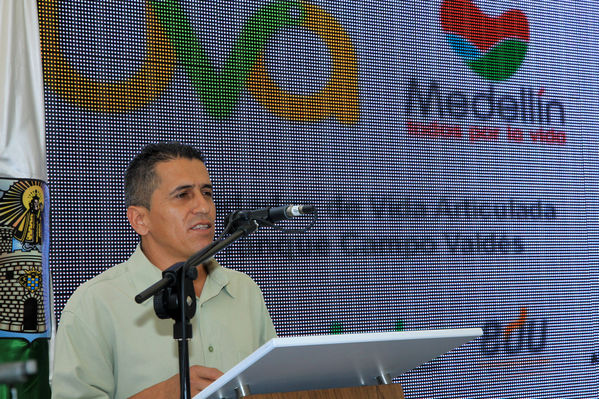Lanzamiento de la UVA Campo Valdés 
Lanzamiento de la UVA Campo Valdés 
Fecha: Septiembre 24 de 2013. 
Para descargar esta fotografía en alta resolución, haga clic sobre la imagen hasta que la misma se despliegue en la pantalla completa; luego dé clic derecho y elija la opción "guardar imagen como". 
En caso de publicación por cualquier medio, solicitamos acompañarla del crédito: "Foto EPM".
Palabras clave: Lanzamiento UVA Campo Valdés