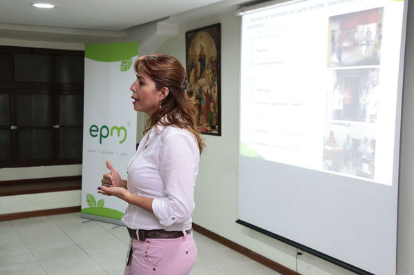 Proyecto Centro Parrilla - Reunión con líderes del barrio Boston
Proyecto Centro Parrilla - Reunión con líderes del barrio Boston
Fecha: Septiembre 26 de 2016
Para descargar esta fotografía en alta resolución, haga clic sobre la imagen hasta que la misma se despliegue en la pantalla completa; luego dé clic derecho y elija la opción "guardar imagen como". 
En caso de publicación por cualquier medio, solicitamos acompañarla del crédito: "Foto EPM"
Palabras clave: Proyecto Centro Parrilla Reunión líderes barrio Boston