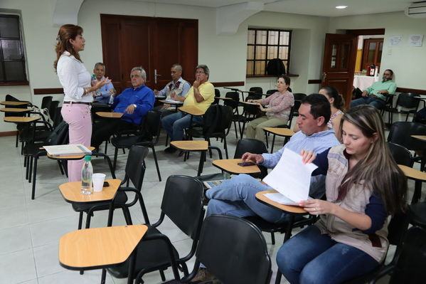 Proyecto Centro Parrilla - Reunión con líderes del barrio Boston
Proyecto Centro Parrilla - Reunión con líderes del barrio Boston
Fecha: Septiembre 26 de 2016
Para descargar esta fotografía en alta resolución, haga clic sobre la imagen hasta que la misma se despliegue en la pantalla completa; luego dé clic derecho y elija la opción "guardar imagen como". 
En caso de publicación por cualquier medio, solicitamos acompañarla del crédito: "Foto EPM"
Palabras clave: Proyecto Centro Parrilla Reunión líderes barrio Boston