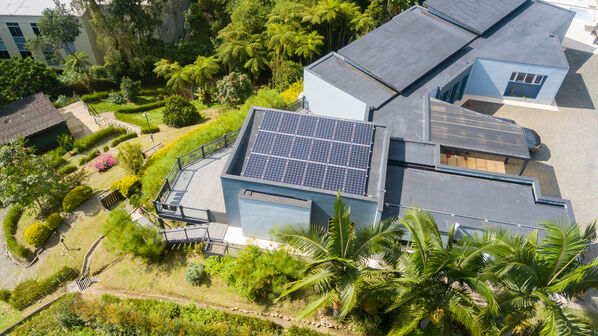 Solución solar integral EPM
Solución solar integral EPM
Fecha: 4 Septiembre 2020
Para descargar esta fotografía en alta resolución, haga clic sobre la imagen hasta que la misma se despliegue en la pantalla completa; luego dé clic derecho y elija la opción "guardar imagen como". 
En caso de publicación por cualquier medio, solicitamos acompañarla del crédito: "Foto EPM"
Palabras clave: Solución solar integral EPM