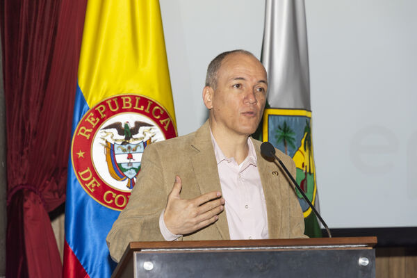 Acto de graduación Programa de Industrialización para el Sector Aguas - PISA
Acto graduación Programa de Industrialización Sector Aguas  PISA
Fecha: 30 SEPTIEMBRE 2021
Para descargar esta fotografía en alta resolución, haga clic sobre la imagen hasta que la misma se despliegue en la pantalla completa; luego dé clic derecho y elija la opción "guardar imagen como". 
En caso de publicación por cualquier medio, solicitamos acompañarla del crédito: "Foto EPM"
Palabras clave: Grados graduación ceremonia título PISA