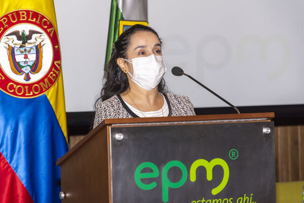 Acto de graduación Programa de Industrialización para el Sector Aguas - PISA
Acto graduación Programa de Industrialización Sector Aguas  PISA
Fecha: 30 SEPTIEMBRE 2021
Para descargar esta fotografía en alta resolución, haga clic sobre la imagen hasta que la misma se despliegue en la pantalla completa; luego dé clic derecho y elija la opción "guardar imagen como". 
En caso de publicación por cualquier medio, solicitamos acompañarla del crédito: "Foto EPM"
Palabras clave: Grados graduación ceremonia título PISA