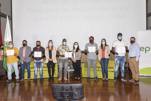 Acto de graduación Programa de Industrialización para el Sector Aguas - PISA
Acto graduación Programa de Industrialización Sector Aguas  PISA
Fecha: 30 SEPTIEMBRE 2021
Para descargar esta fotografía en alta resolución, haga clic sobre la imagen hasta que la misma se despliegue en la pantalla completa; luego dé clic derecho y elija la opción "guardar imagen como". 
En caso de publicación por cualquier medio, solicitamos acompañarla del crédito: "Foto EPM"
Palabras clave: Grados;graduación;ceremonia;título;PISA
