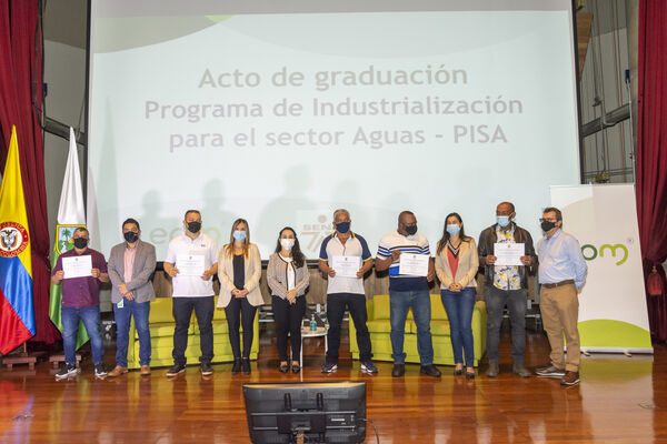 Acto de graduación Programa de Industrialización para el Sector Aguas - PISA
Acto graduación Programa de Industrialización Sector Aguas  PISA
Fecha: 30 SEPTIEMBRE 2021
Para descargar esta fotografía en alta resolución, haga clic sobre la imagen hasta que la misma se despliegue en la pantalla completa; luego dé clic derecho y elija la opción "guardar imagen como". 
En caso de publicación por cualquier medio, solicitamos acompañarla del crédito: "Foto EPM"
Palabras clave: Grados;graduación;ceremonia;título;PISA