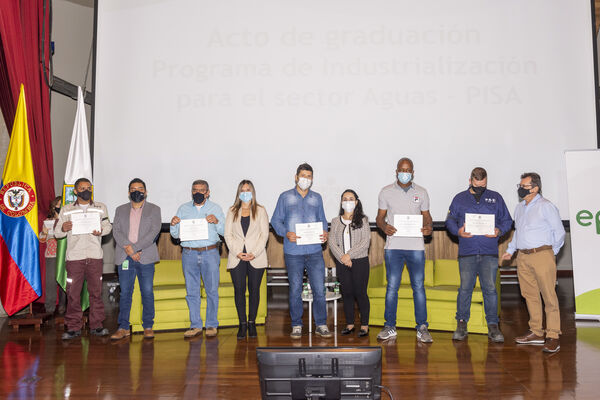Acto de graduación Programa de Industrialización para el Sector Aguas - PISA
Acto graduación Programa de Industrialización Sector Aguas  PISA
Fecha: 30 SEPTIEMBRE 2021
Para descargar esta fotografía en alta resolución, haga clic sobre la imagen hasta que la misma se despliegue en la pantalla completa; luego dé clic derecho y elija la opción "guardar imagen como". 
En caso de publicación por cualquier medio, solicitamos acompañarla del crédito: "Foto EPM"
Palabras clave: Grados;graduación;ceremonia;título;PISA