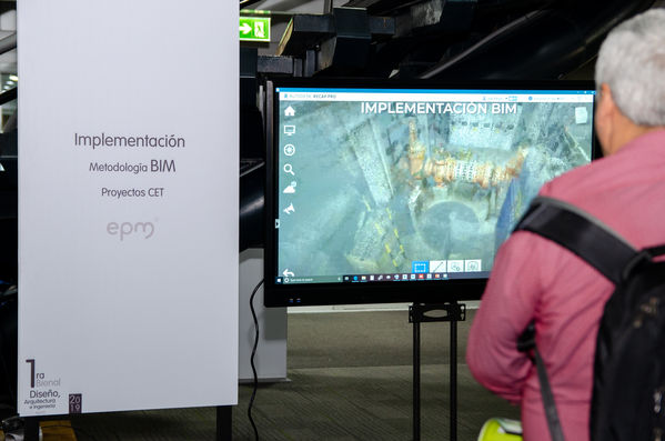 Primera Bienal de Diseño, Arquitectura e Ingeniería EPM
Primera Bienal de Diseño, Arquitectura e Ingeniería EPM
Fecha: Septiembre 12 de 2019. 
Para descargar esta fotografía en alta resolución, haga clic sobre la imagen hasta que la misma se despliegue en la pantalla completa; luego dé clic derecho y elija la opción "guardar imagen como". 
En caso de publicación por cualquier medio, solicitamos acompañarla del crédito: "Foto EPM"
Palabras clave: Primera Bienal de Diseño, Arquitectura e Ingeniería EPM