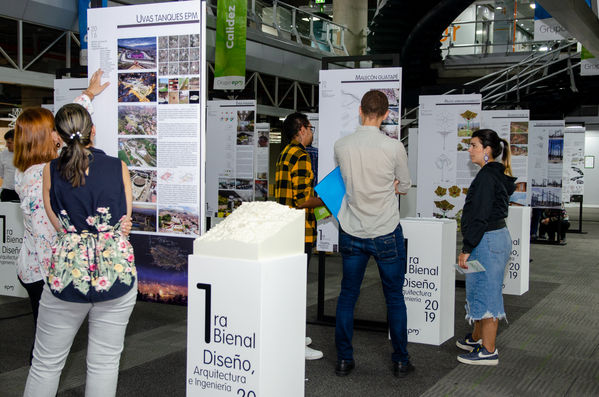 Primera Bienal de Diseño, Arquitectura e Ingeniería EPM
Primera Bienal de Diseño, Arquitectura e Ingeniería EPM
Fecha: Septiembre 12 de 2019. 
Para descargar esta fotografía en alta resolución, haga clic sobre la imagen hasta que la misma se despliegue en la pantalla completa; luego dé clic derecho y elija la opción "guardar imagen como". 
En caso de publicación por cualquier medio, solicitamos acompañarla del crédito: "Foto EPM"
Palabras clave: Primera Bienal de Diseño, Arquitectura e Ingeniería EPM