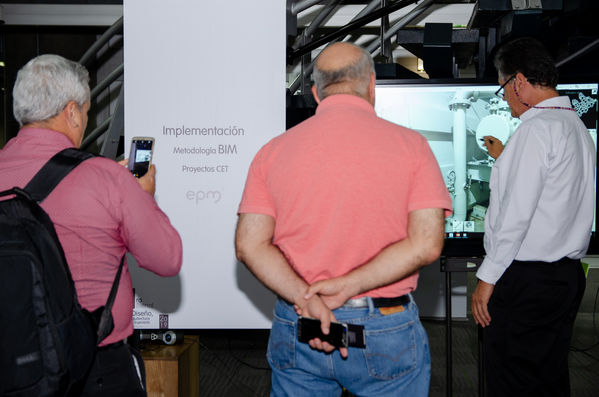 Primera Bienal de Diseño, Arquitectura e Ingeniería EPM
Primera Bienal de Diseño, Arquitectura e Ingeniería EPM
Fecha: Septiembre 12 de 2019. 
Para descargar esta fotografía en alta resolución, haga clic sobre la imagen hasta que la misma se despliegue en la pantalla completa; luego dé clic derecho y elija la opción "guardar imagen como". 
En caso de publicación por cualquier medio, solicitamos acompañarla del crédito: "Foto EPM"
Palabras clave: Primera Bienal de Diseño, Arquitectura e Ingeniería EPM