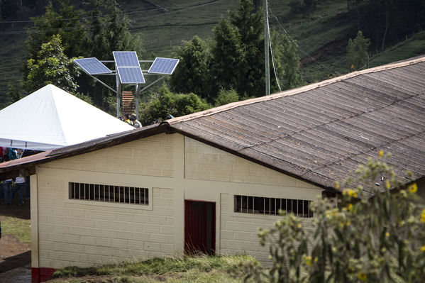 Proyecto Celdas Solares
Proyecto Celdas Solares
Fecha: Septiembre 13 de 2017
Para descargar esta fotografía en alta resolución, haga clic sobre la imagen hasta que la misma se despliegue en la pantalla completa; luego dé clic derecho y elija la opción "guardar imagen como". 
En caso de publicación por cualquier medio, solicitamos acompañarla del crédito: "Foto EPM"
Palabras clave: Proyecto Celdas Solares