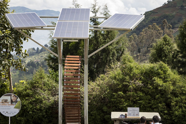 Proyecto Celdas Solares
Proyecto Celdas Solares
Fecha: Septiembre 13 de 2017
Para descargar esta fotografía en alta resolución, haga clic sobre la imagen hasta que la misma se despliegue en la pantalla completa; luego dé clic derecho y elija la opción "guardar imagen como". 
En caso de publicación por cualquier medio, solicitamos acompañarla del crédito: "Foto EPM"
Palabras clave: Proyecto Celdas Solares