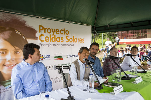 Proyecto Celdas Solares
Proyecto Celdas Solares
Fecha: Septiembre 13 de 2017
Para descargar esta fotografía en alta resolución, haga clic sobre la imagen hasta que la misma se despliegue en la pantalla completa; luego dé clic derecho y elija la opción "guardar imagen como". 
En caso de publicación por cualquier medio, solicitamos acompañarla del crédito: "Foto EPM"
Palabras clave: Proyecto Celdas Solares