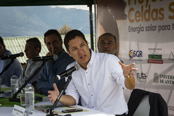 Proyecto Celdas Solares
Proyecto Celdas Solares
Fecha: Septiembre 13 de 2017
Para descargar esta fotografía en alta resolución, haga clic sobre la imagen hasta que la misma se despliegue en la pantalla completa; luego dé clic derecho y elija la opción "guardar imagen como". 
En caso de publicación por cualquier medio, solicitamos acompañarla del crédito: "Foto EPM"
Palabras clave: Proyecto Celdas Solares