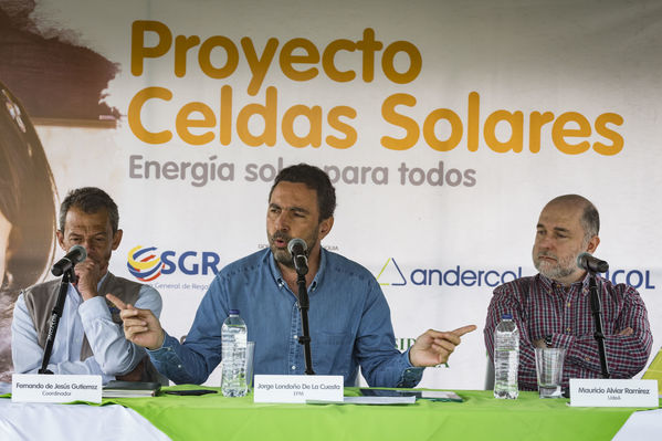 Proyecto Celdas Solares
Proyecto Celdas Solares
Fecha: Septiembre 13 de 2017
Para descargar esta fotografía en alta resolución, haga clic sobre la imagen hasta que la misma se despliegue en la pantalla completa; luego dé clic derecho y elija la opción "guardar imagen como". 
En caso de publicación por cualquier medio, solicitamos acompañarla del crédito: "Foto EPM"
Palabras clave: Proyecto Celdas Solares